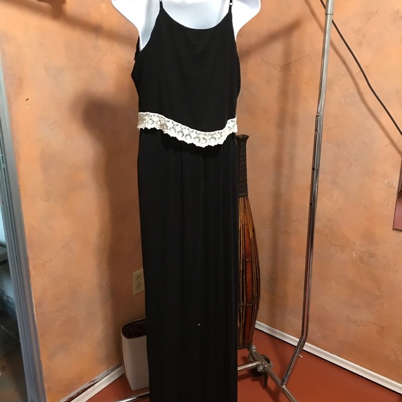 Black maxi dress - Picture 5 of 5